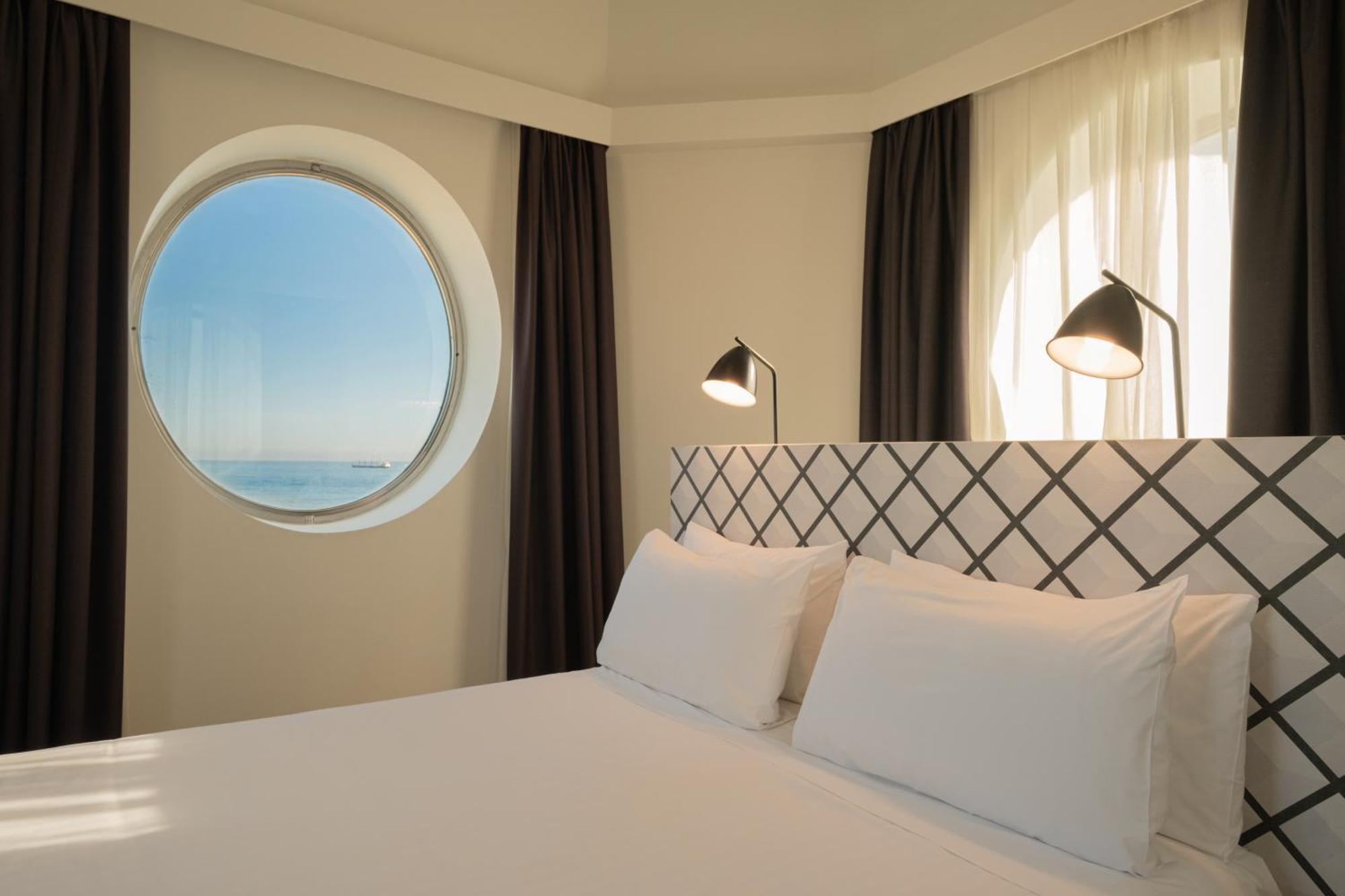 Suite with Sea View