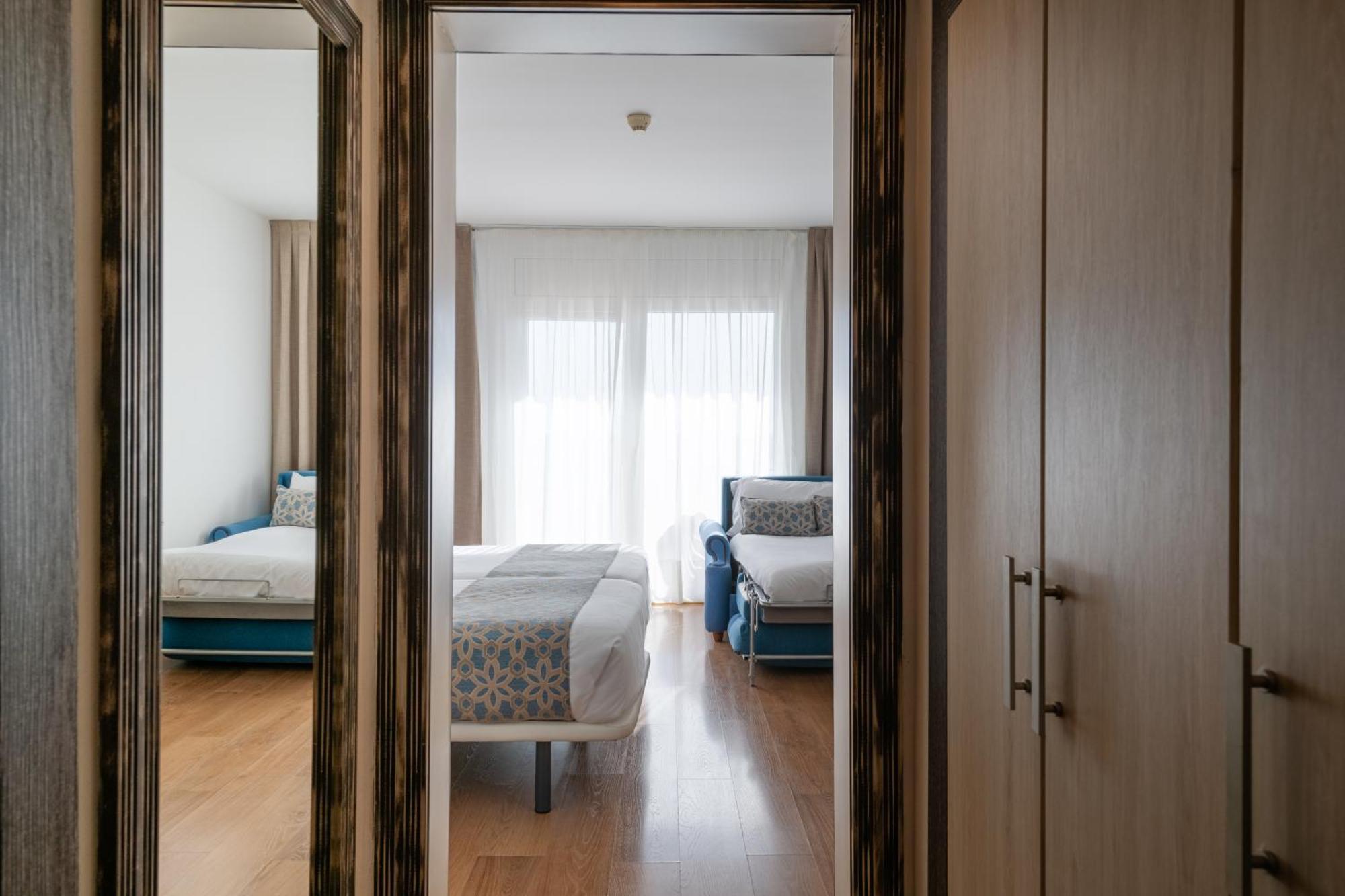 Quarto Triplo com Vista Mar