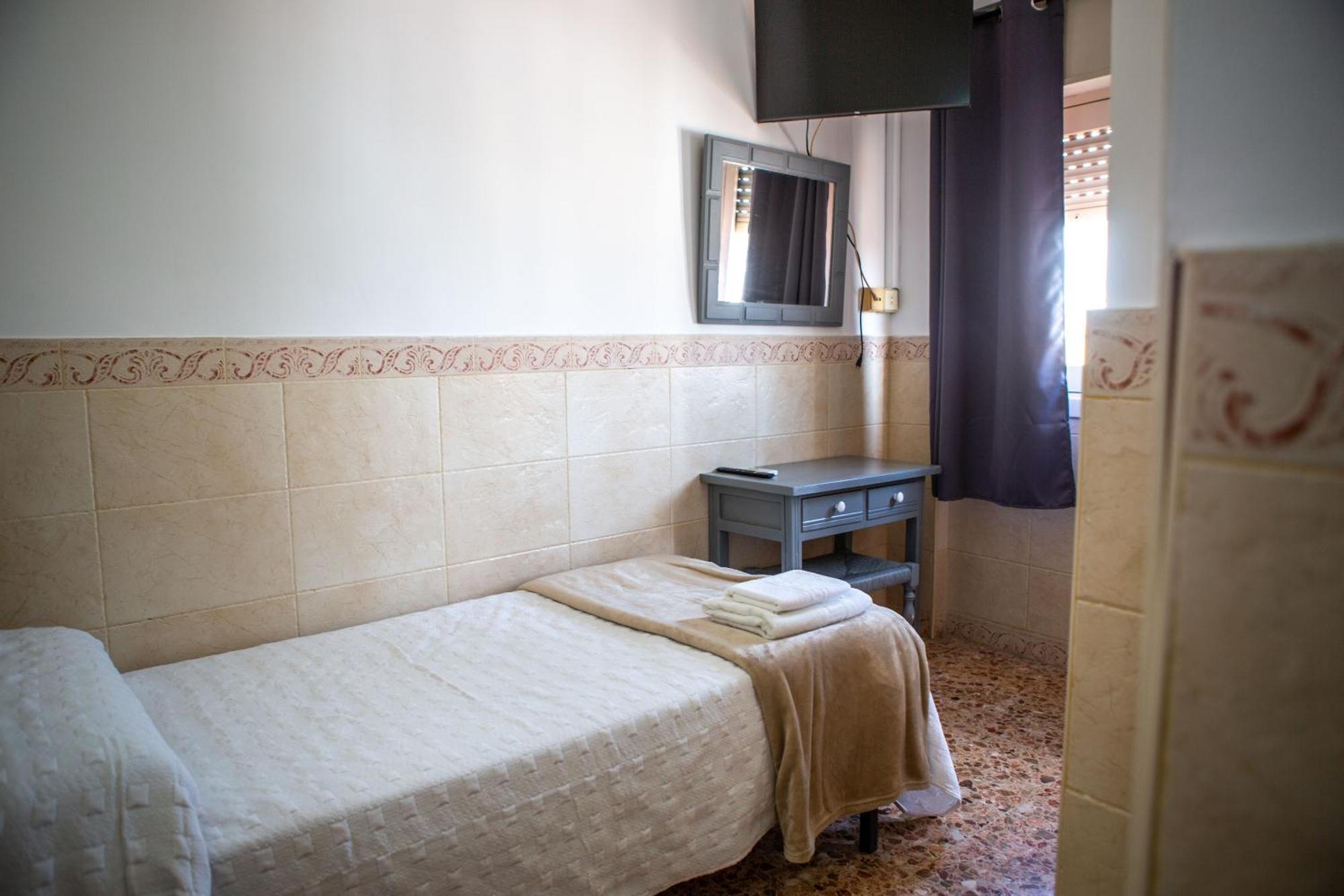 Single Room,1722941712:JPEG