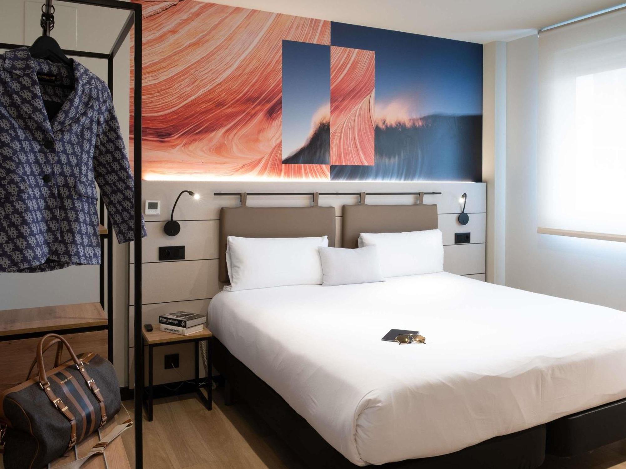 Standard Twin Room with Sofa Bed,1733117726:JPEG