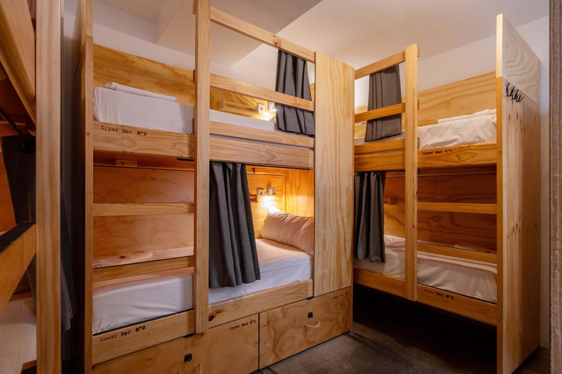 Lit Simple dans Dortoir Mixte 6 Lits avec Salle de Bains Privative