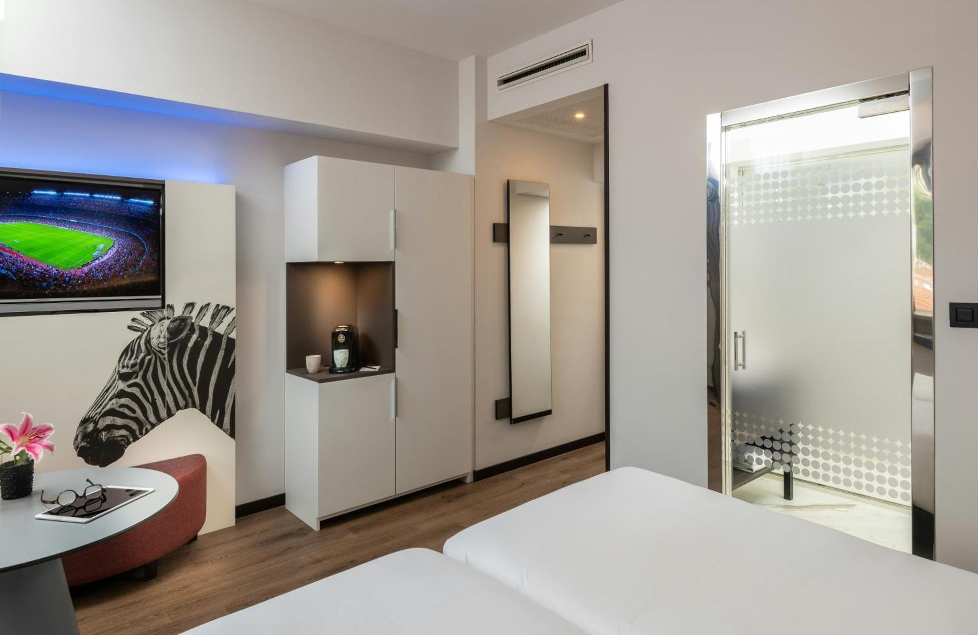 Double or Twin Room,1747043605:JPEG