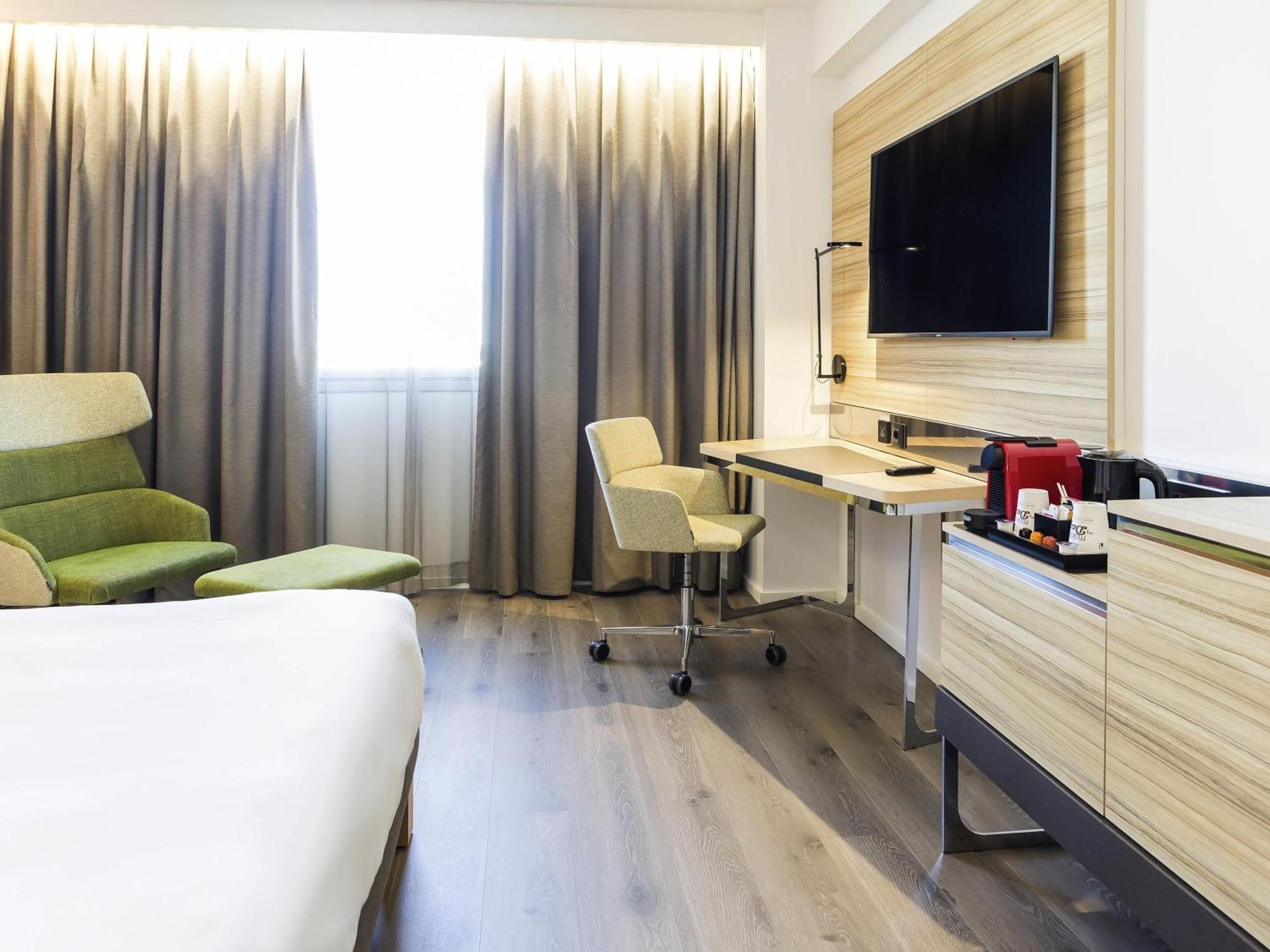 Deluxe Double Room,1756399825:JPEG