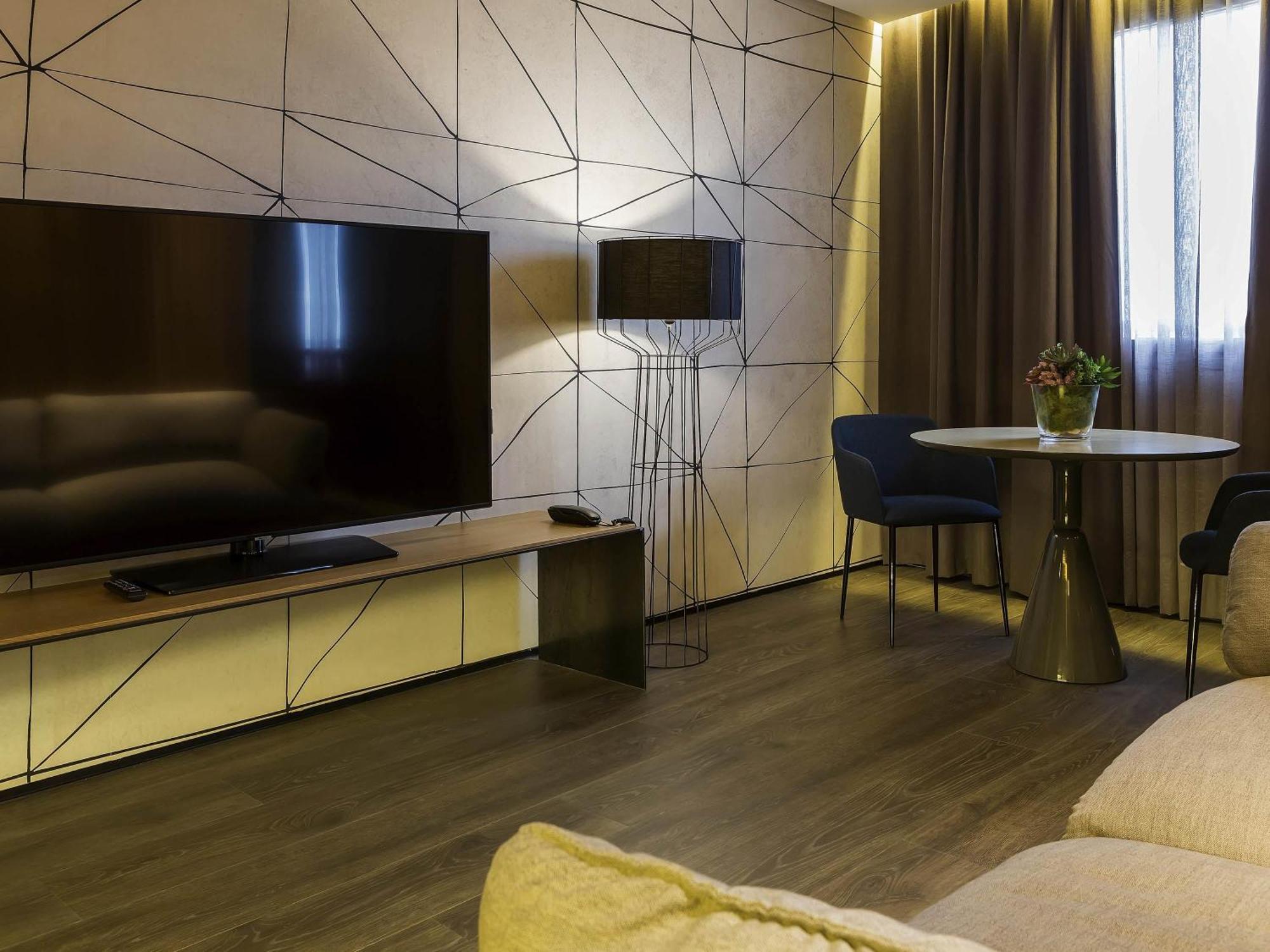 Junior Suite,1756399825:JPEG