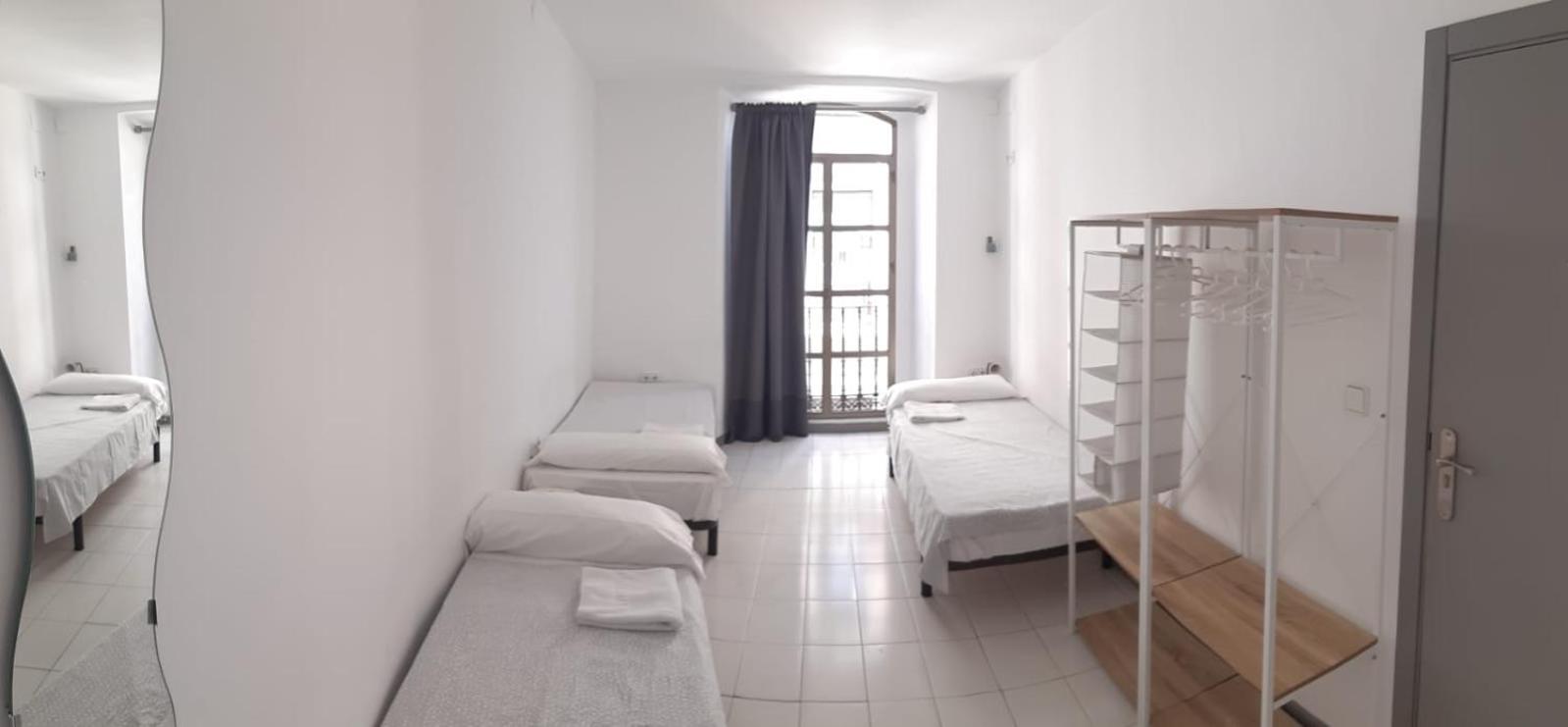 Chambre Triple avec Salle de Bains Privative