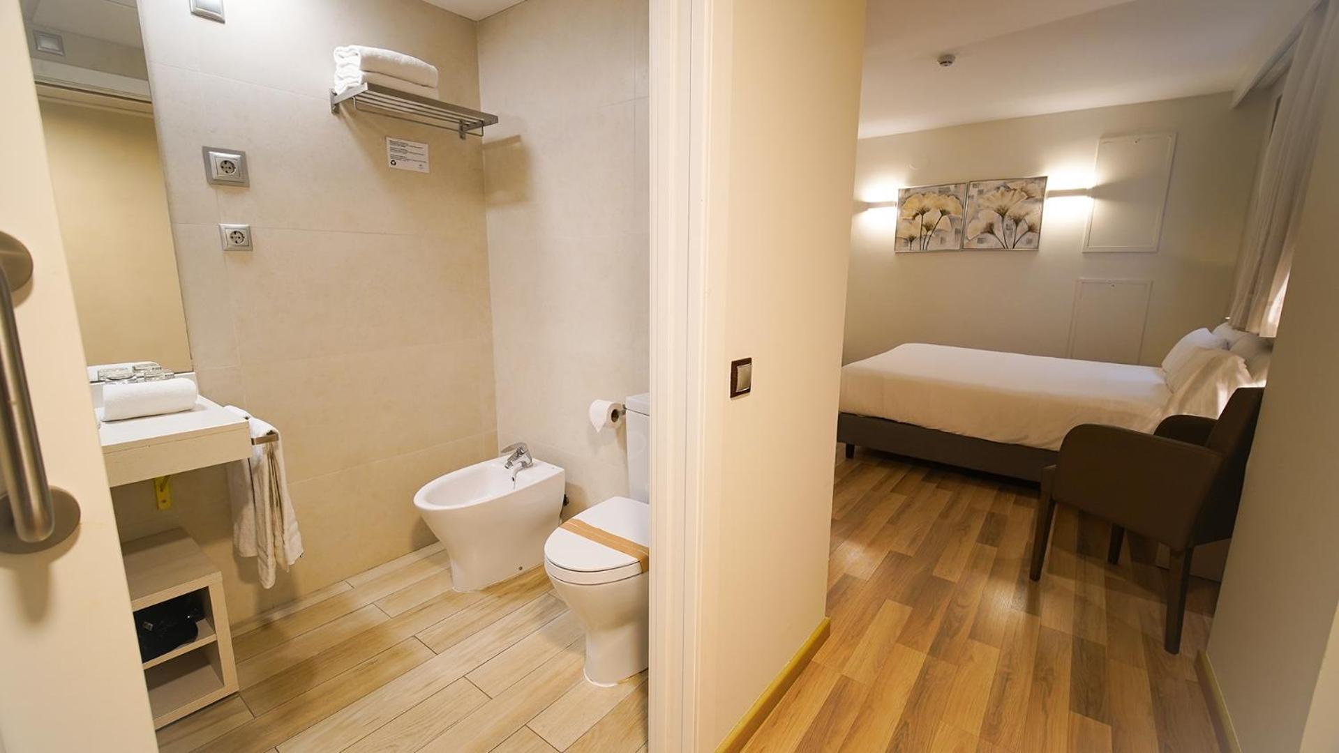 Small Double Room,1756554760:JPEG