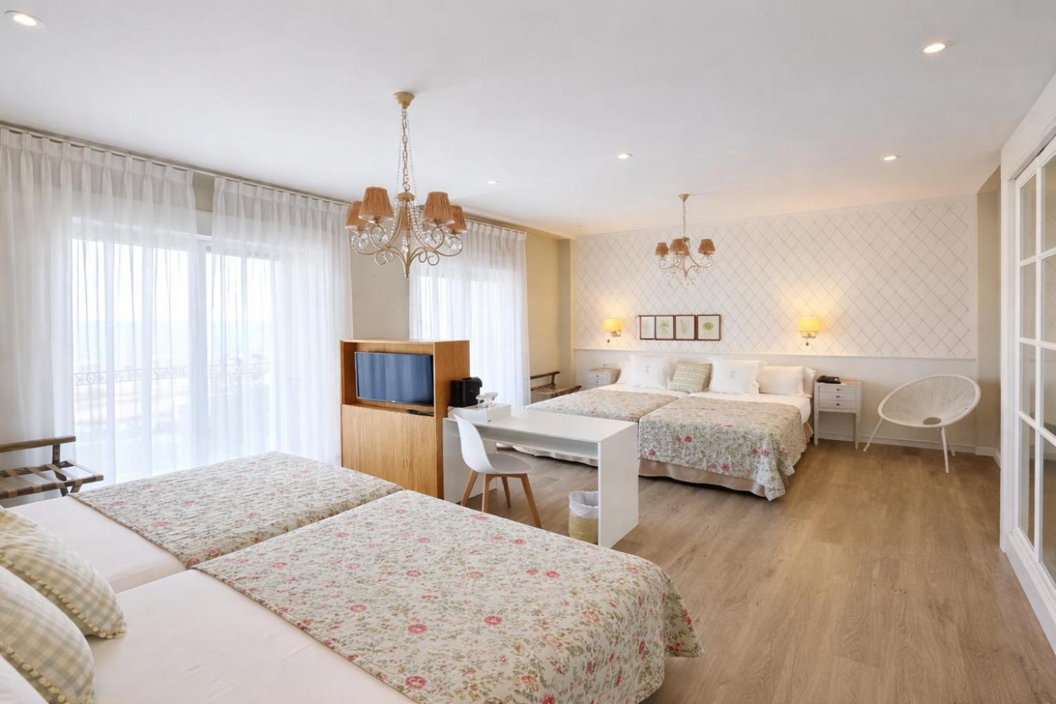 Family Room with Sea View,1758284187:JPEG