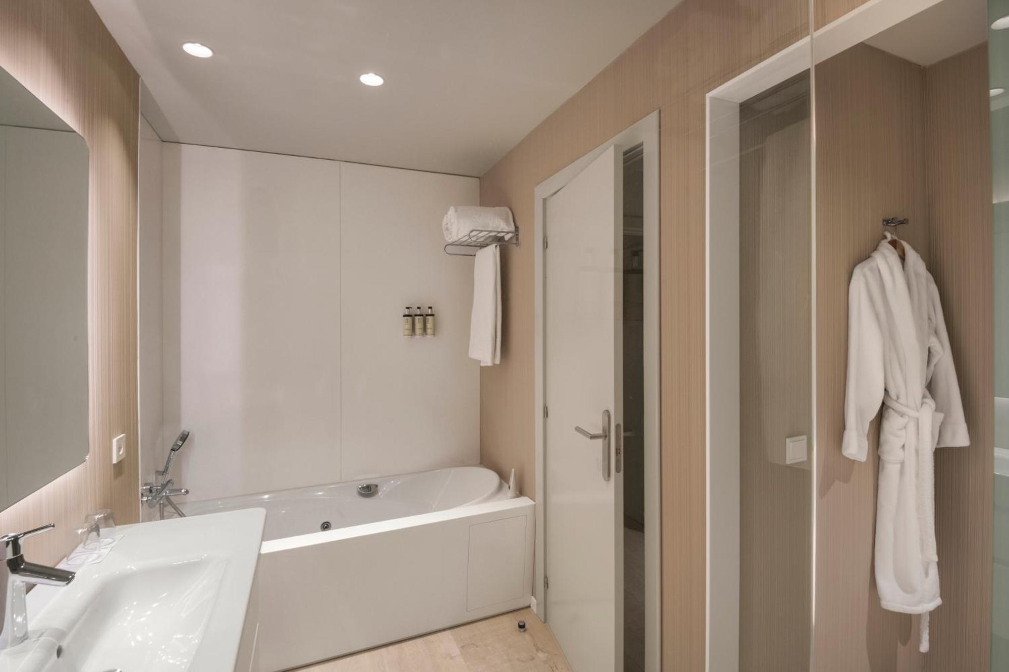 Premium Double Room,1758523533:JPEG