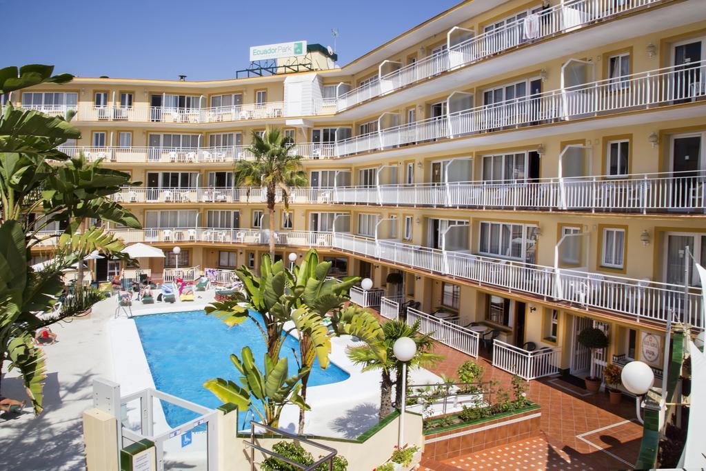 Superior One-Bedroom Apartment (2-3 Adults)