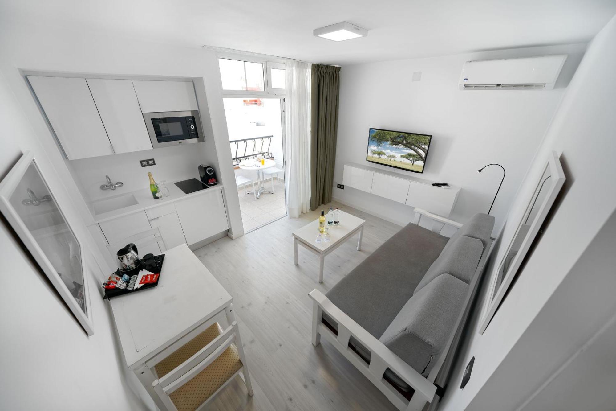 Superior One-Bedroom Apartment