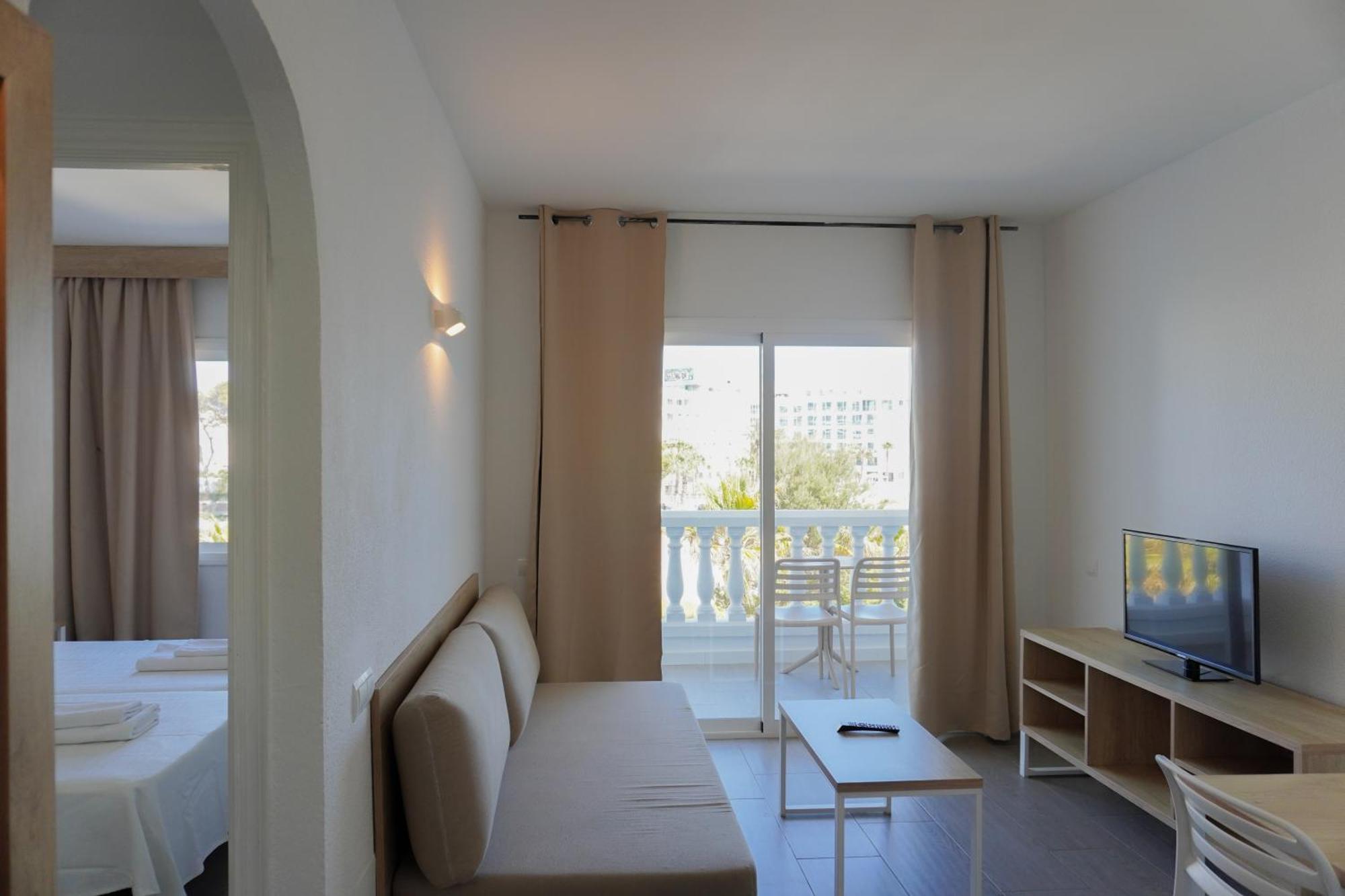 Apartment with Sea View (3 Adults)