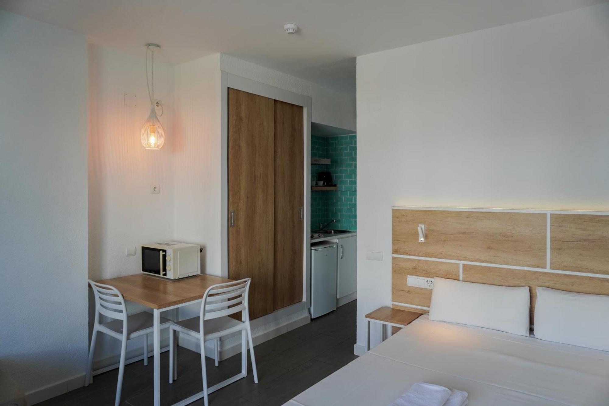 Studio with Pool Access (2 Adults)