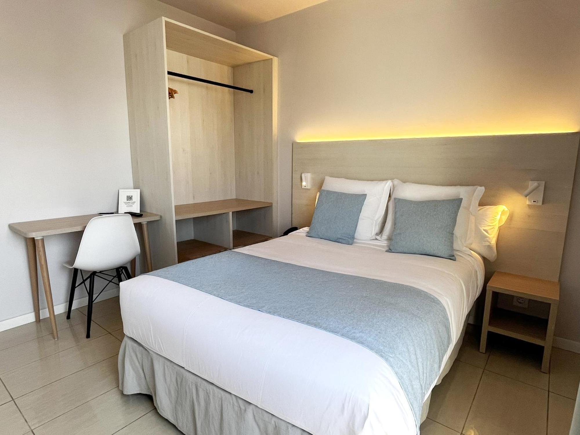 Lateral Double  Room with Balcony
