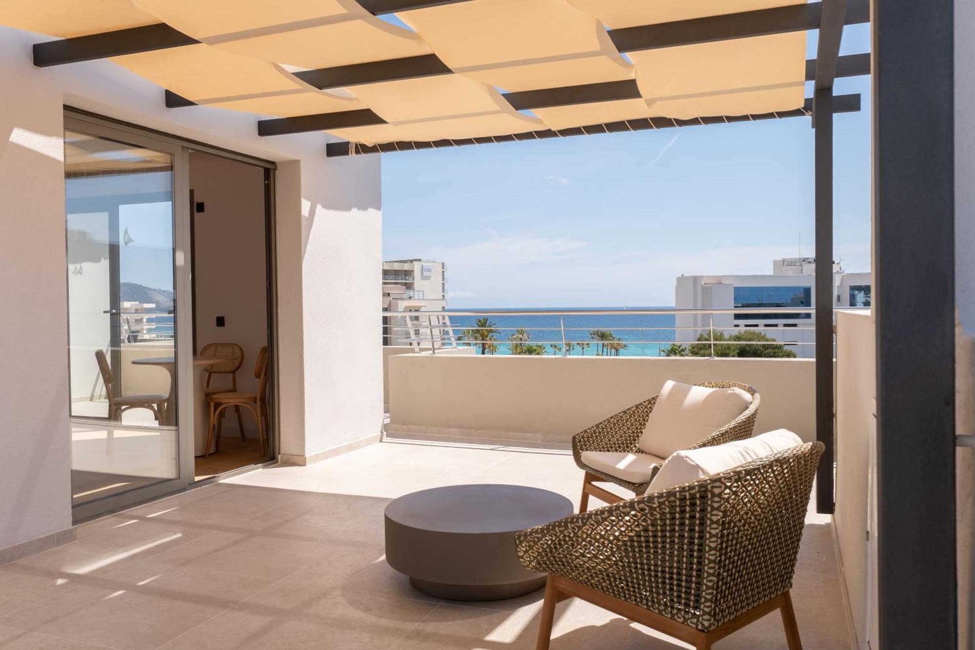 Deluxe Doppelzimmer mit Balkon und Meerblick