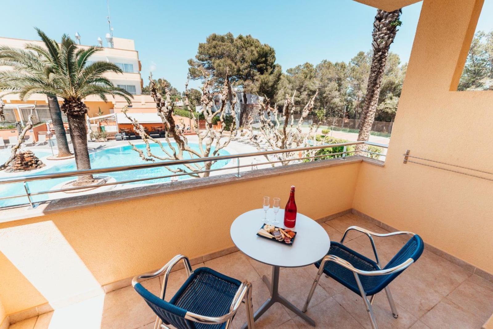 Chambre Double Deluxe - Vue sur Piscine
