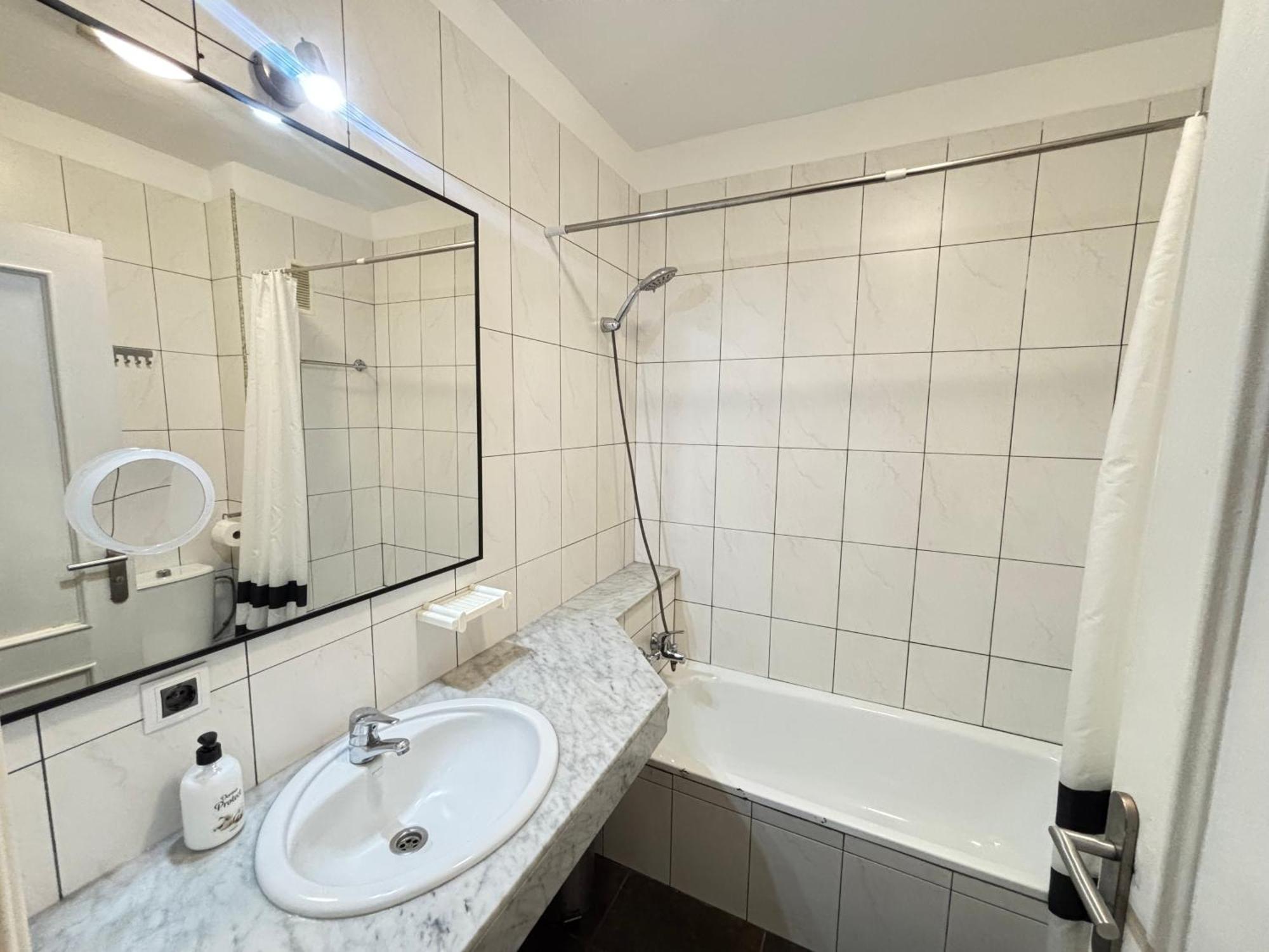 One-Bedroom Apartment,1770943980:JPEG