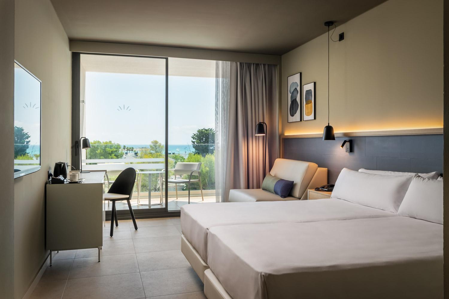 Double or Twin Room Sea View