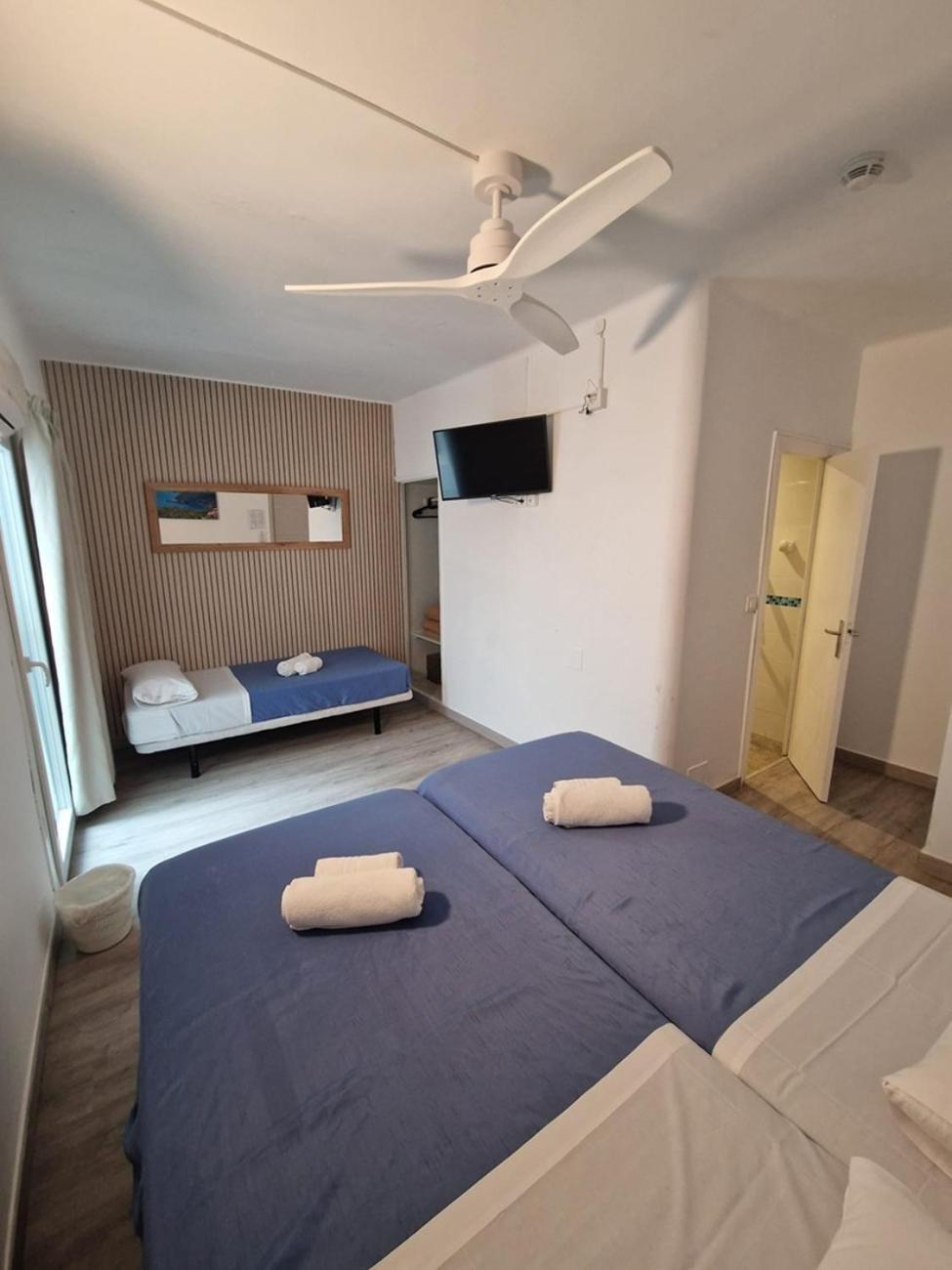 Camera Matrimoniale con Letto Supplementare