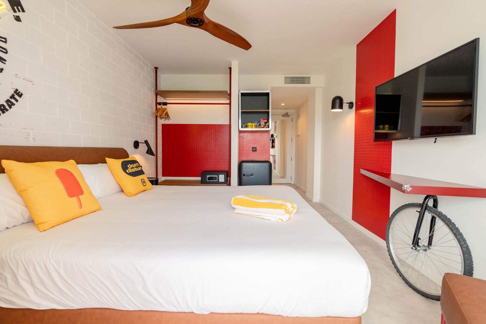 Superior Room with Side Sea View