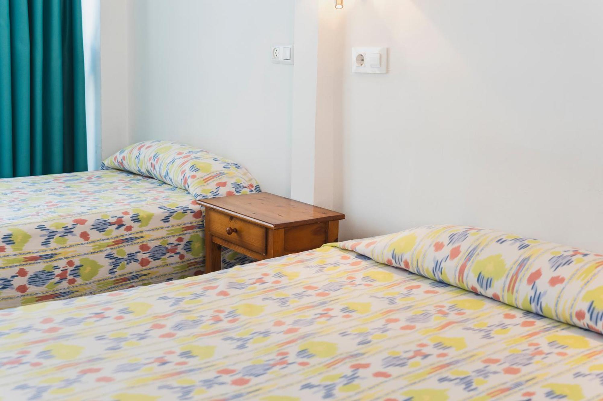 Large Premium Room (2 Adults + 1 Child up to 14 years)
