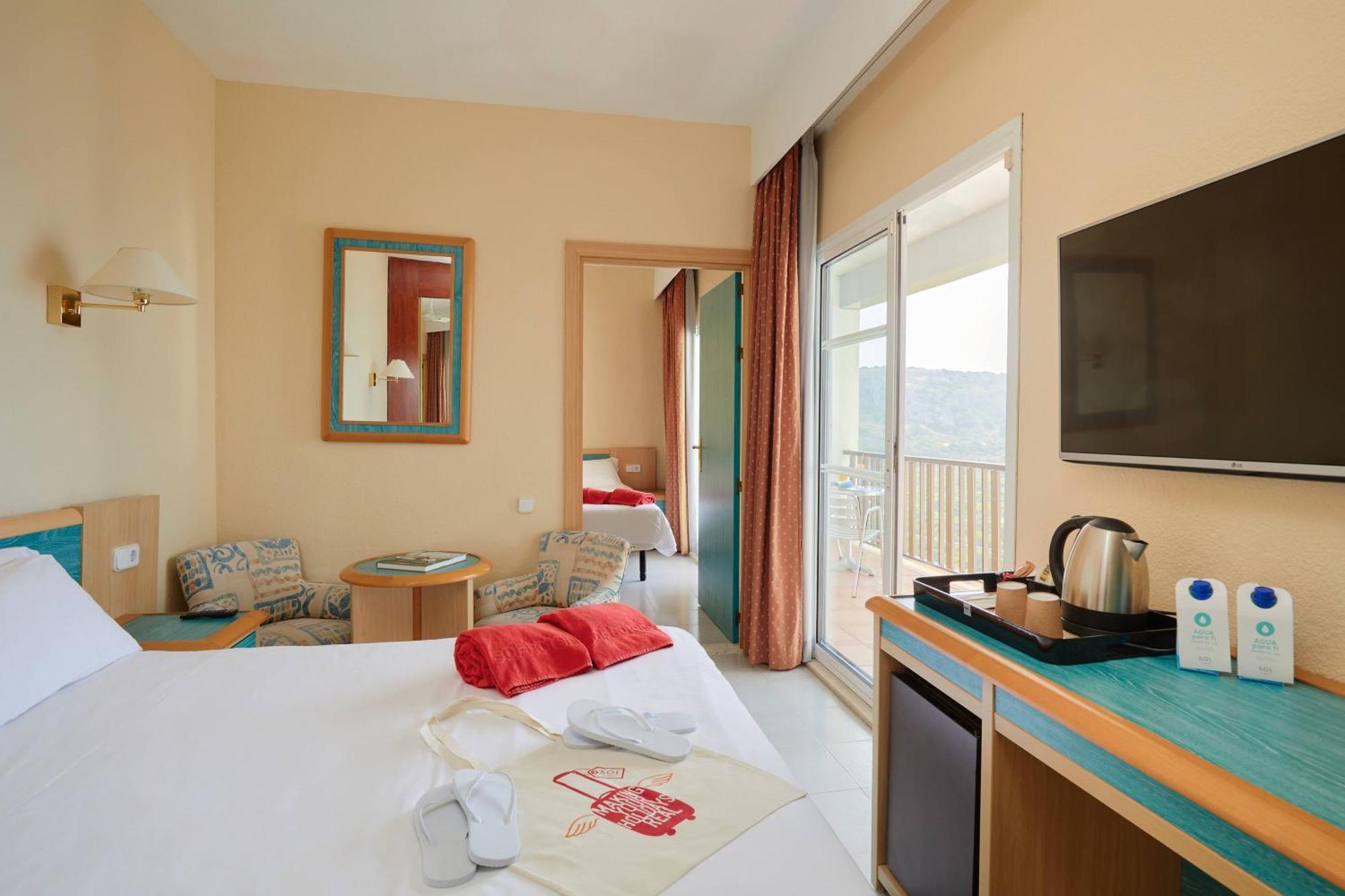 Familienzimmer mit Aussicht (2 Erwachsene + 2 Kinder)