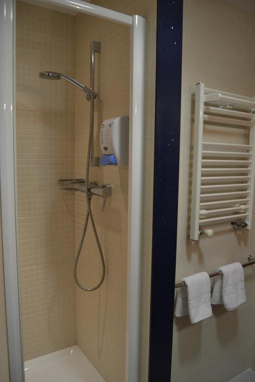 Tweepersoonskamer met 2 Aparte Bedden