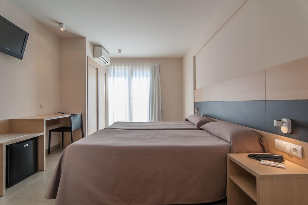 Double or Twin Room Terrace