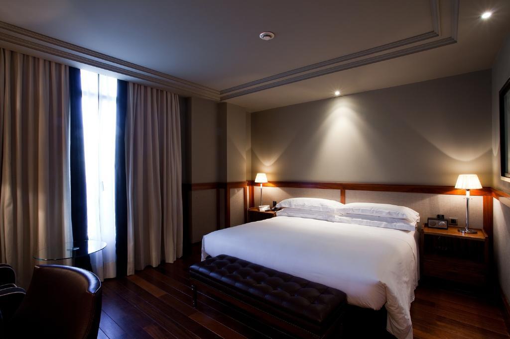 Quarto Deluxe com Cama de Casal ou 2 de Solteiro