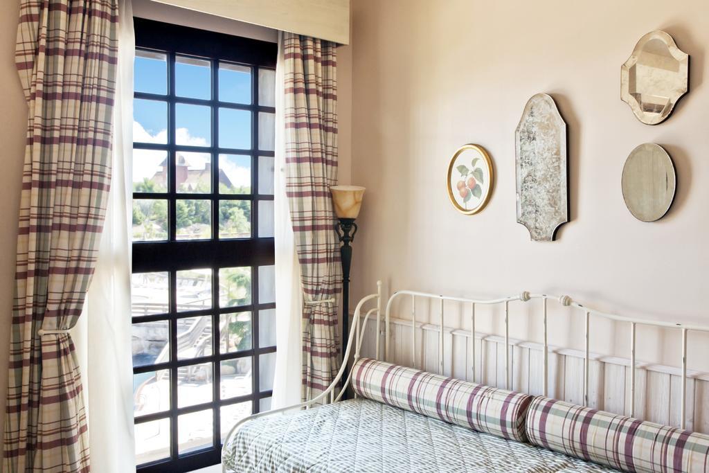 Standard Room Access to PortAventura Park 1 ticket to Ferrari Land