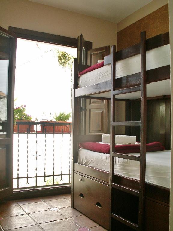 Posto Letto in Dormitorio Misto con 10 Letti