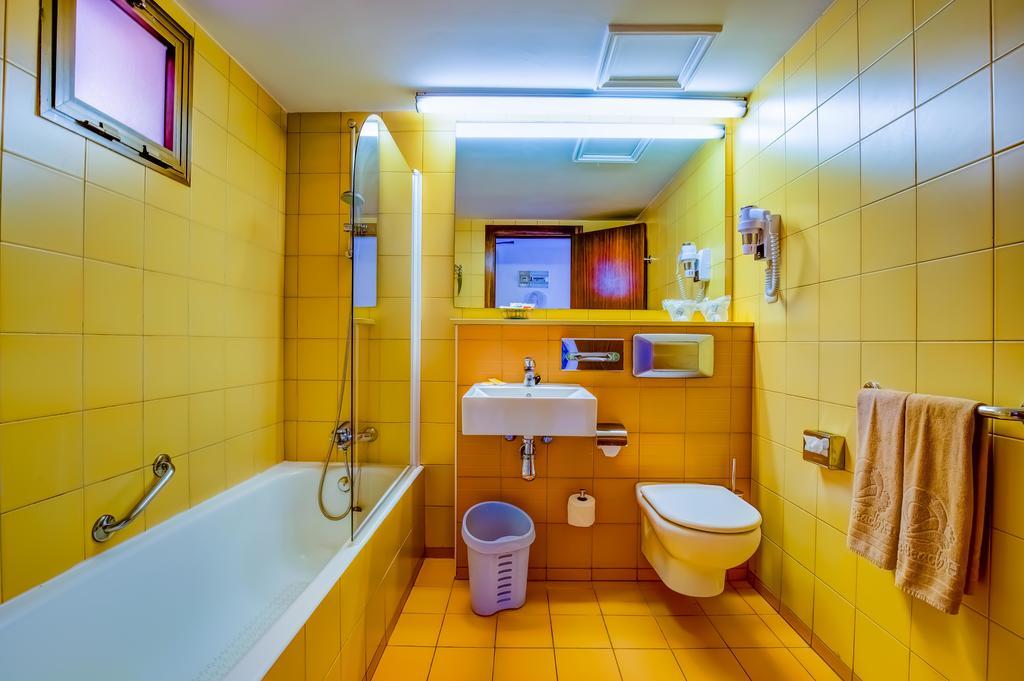 Triple Room with Sea View