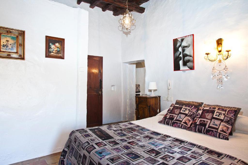 Quarto com Cama de Casal ou 2 de Solteiro