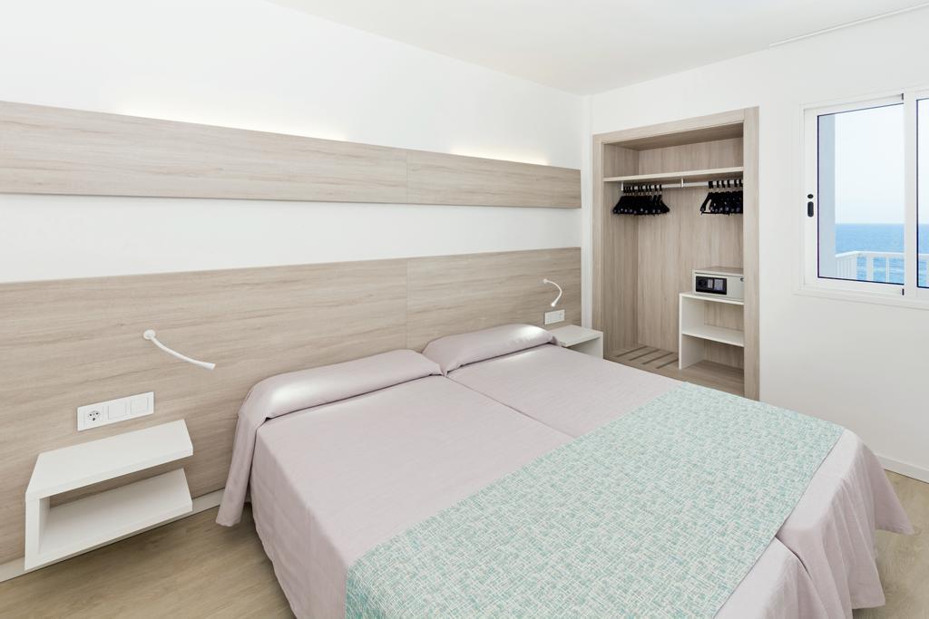 One-Bedroom Apartment with Sea View (2Adults + 2Children)