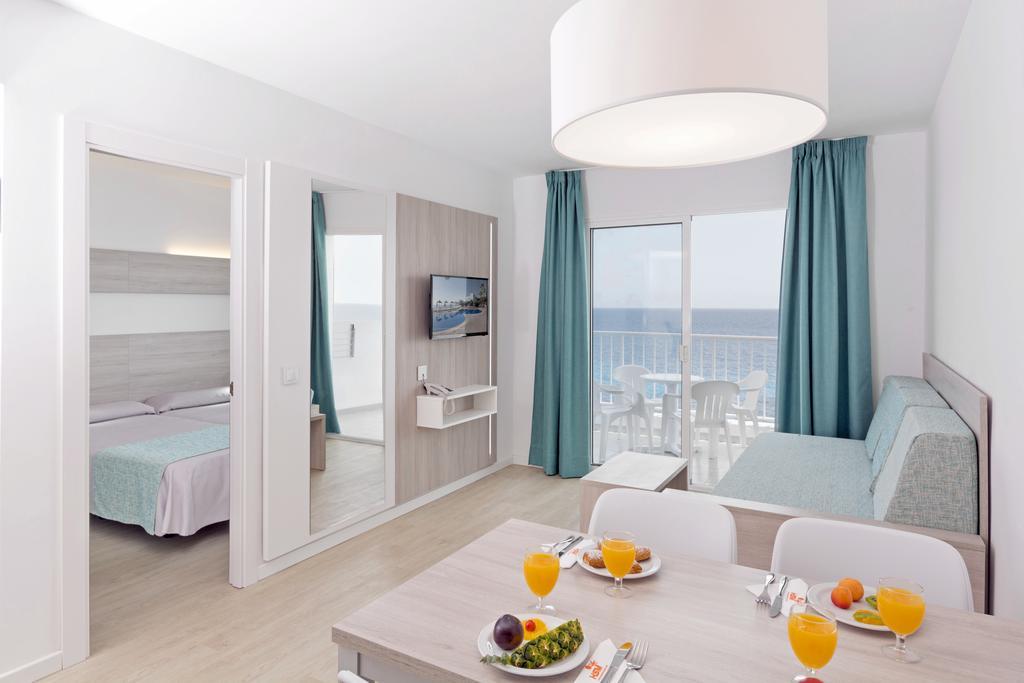 One-Bedroom Apartment with Sea View and Terrace (2Adults + 2Children)