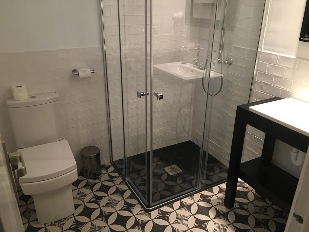 Tweepersoonskamer met 2 Aparte Bedden en Balkon