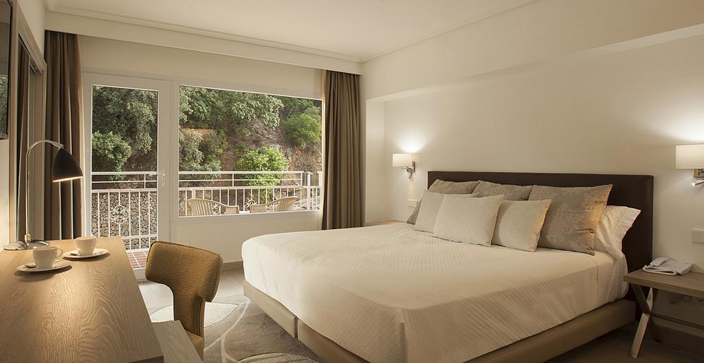 Double Room Mountain View