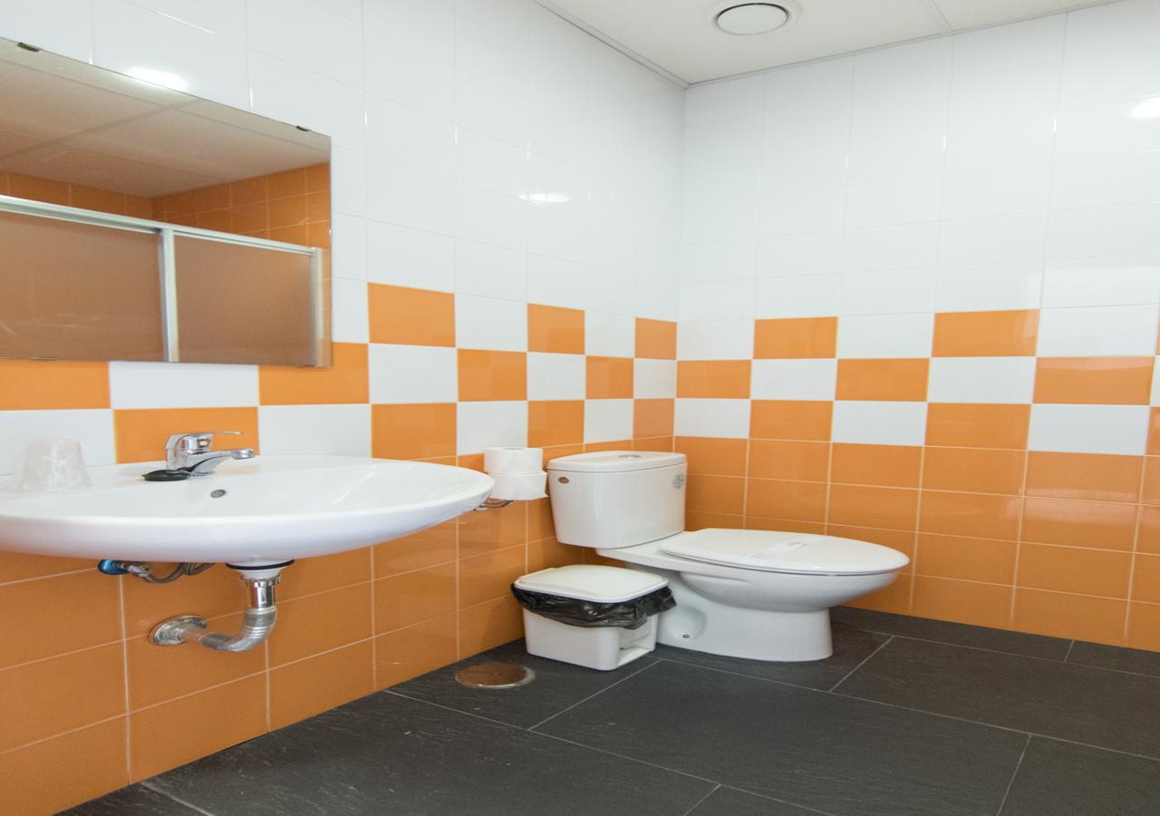 Vierpersoonskamer met Badkamer