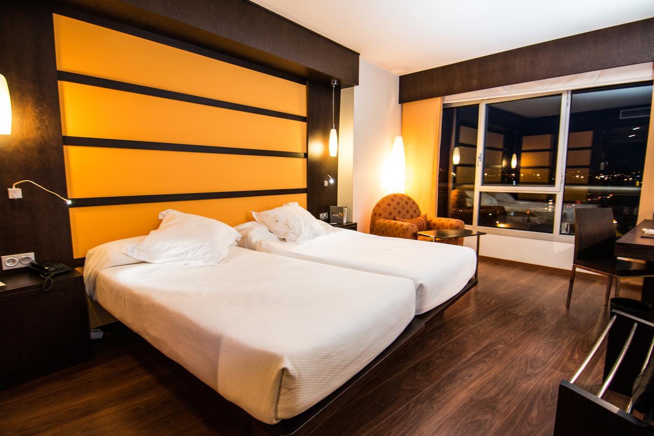Zweibettzimmer mit Zustellbett (3 Erwachsene)