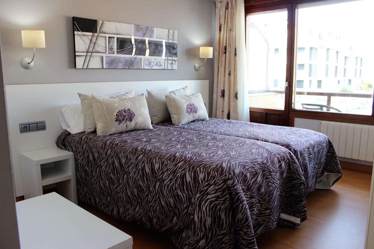 Double or Twin Room with Side Sea View