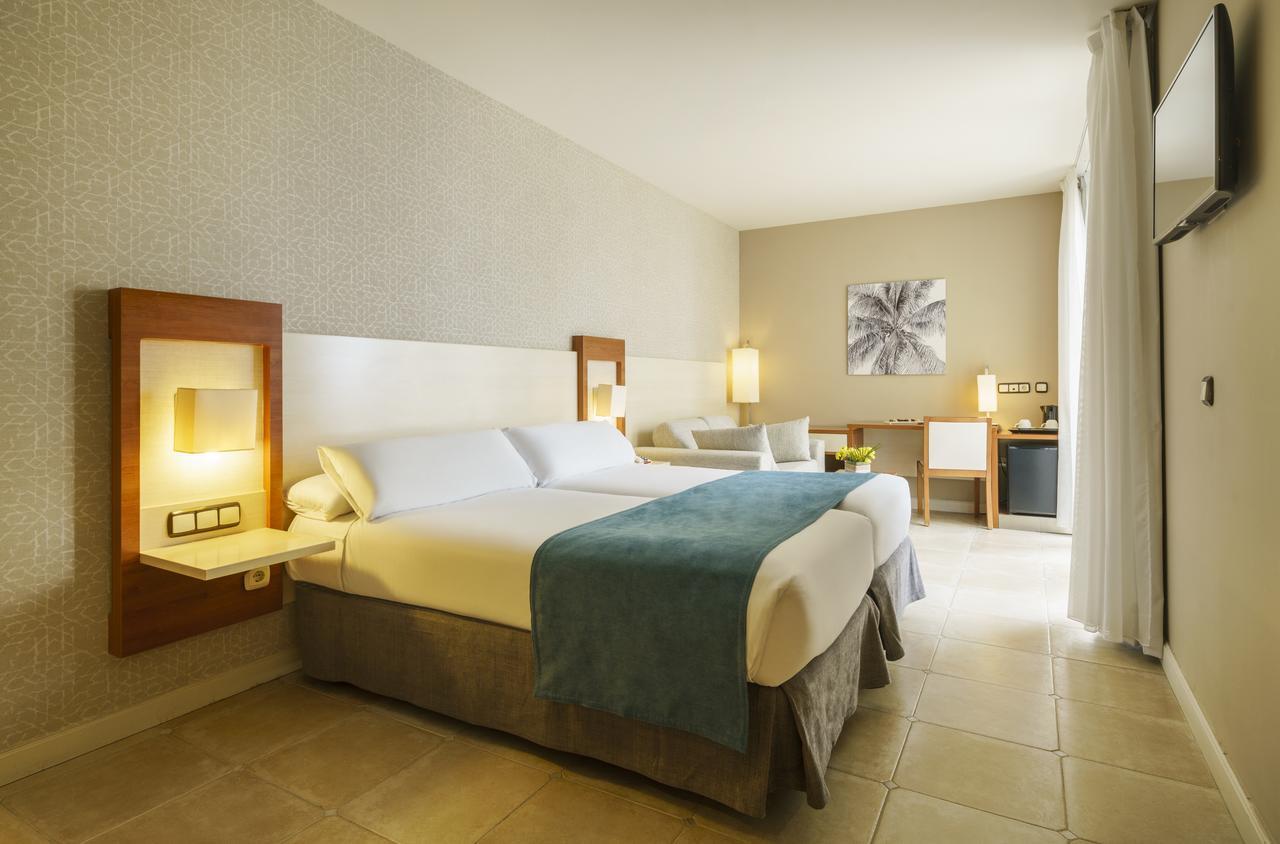 Double or Twin Room with Side Sea View