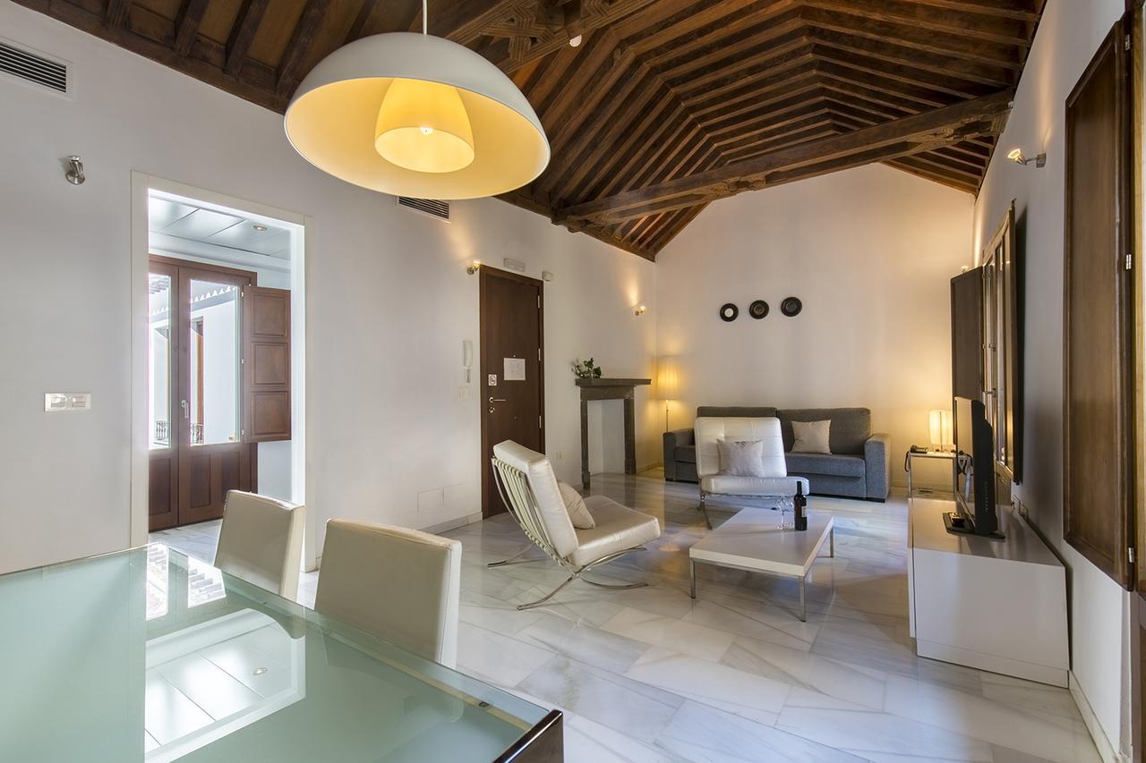 Superior One-Bedroom Apartment