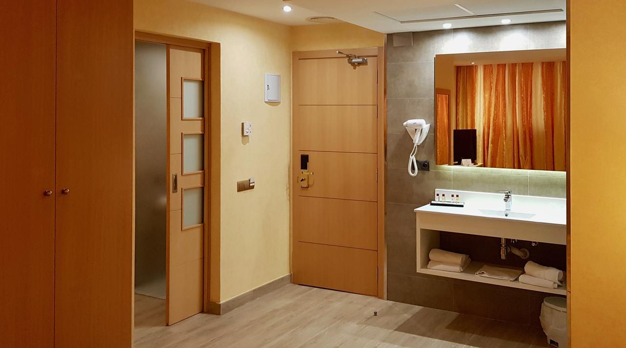 Chambre Familiale (2 Adultes et 2 Enfants)
