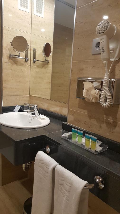 2 Quartos com Cama de Casal ou 2 Camas de Solteiro Conjugados