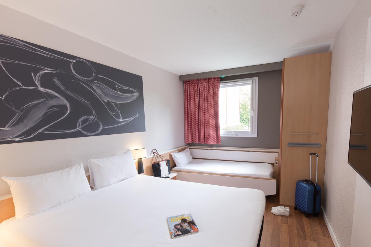 Family Room with One Double Bed and Extra Bed