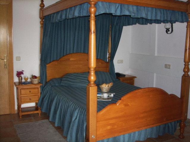 Double or Twin Room with Side Sea View