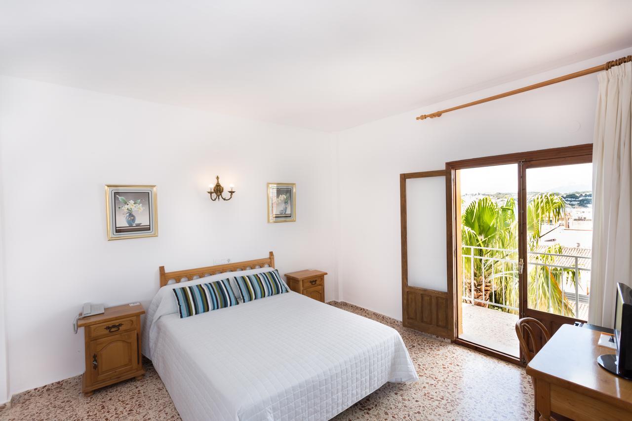 Double or Twin Room with Sea View