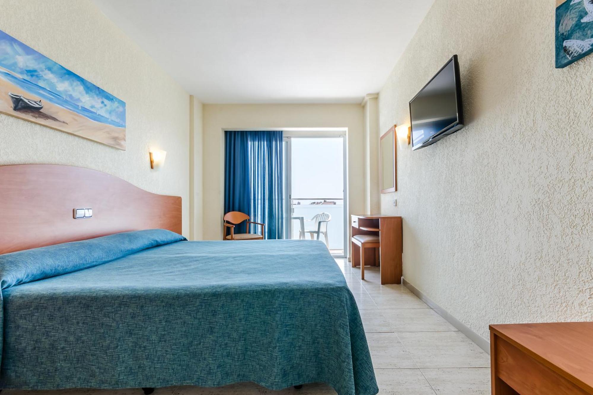 Standard Double or Twin Room,701303431:JPEG