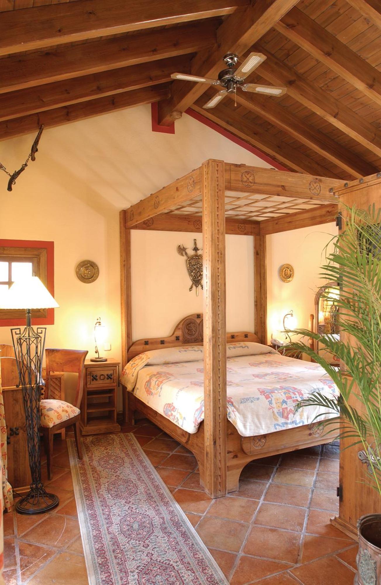 Deluxe Room with Jacuzzi bathtub