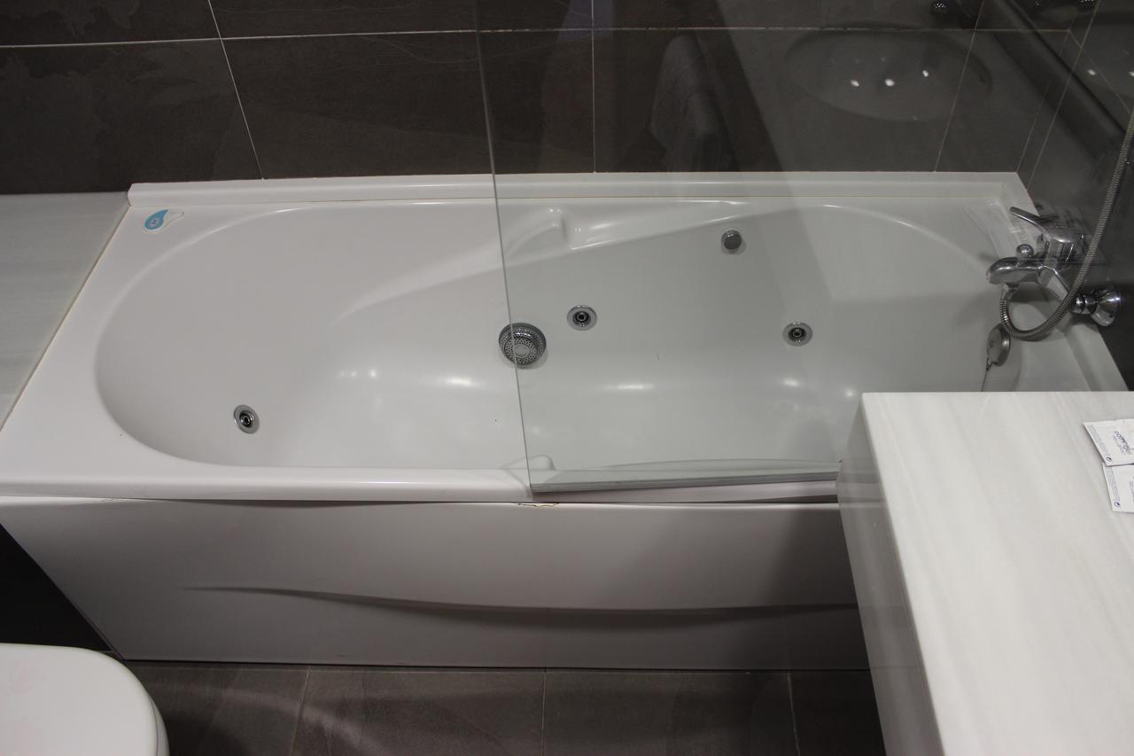 Double or Twin Room with Sea View and Spa Bath