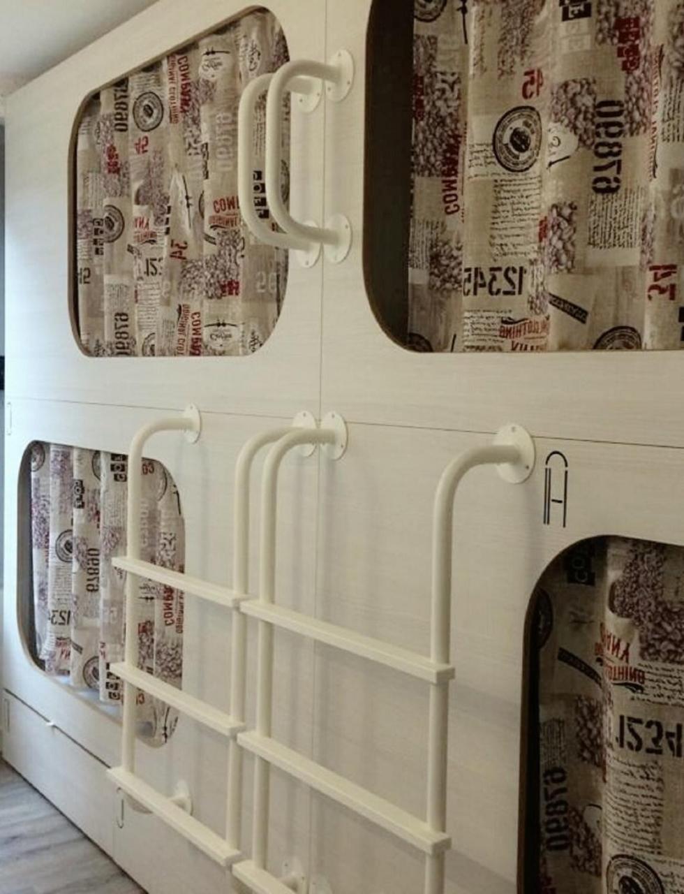 Lit Superposé dans Dortoir pour Femmes de 4 Lits